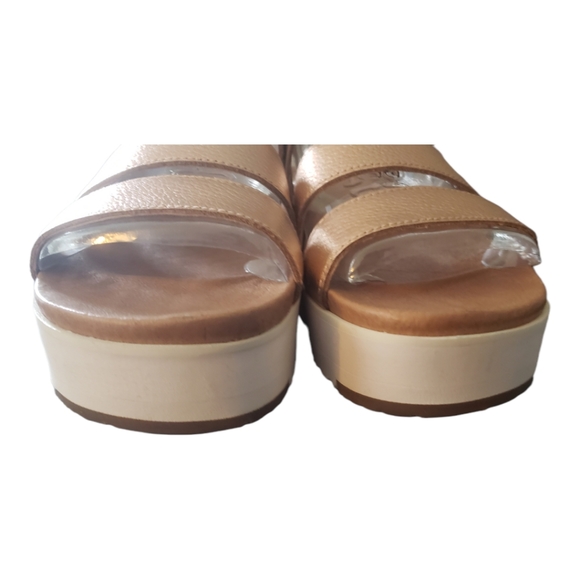 UGG Braelyn platform sandals Size 8 - Picture 6 of 6